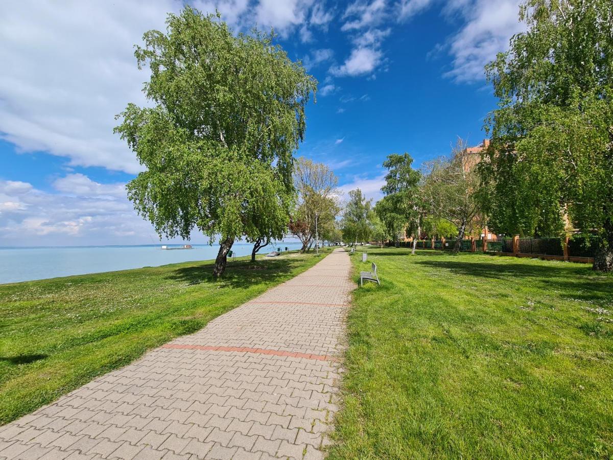 Eda Beach Apartman Siófok Eksteriør billede
